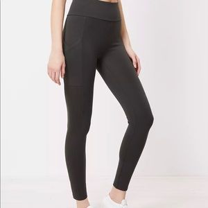 Lou & Grey Pocket Ponte Leggings